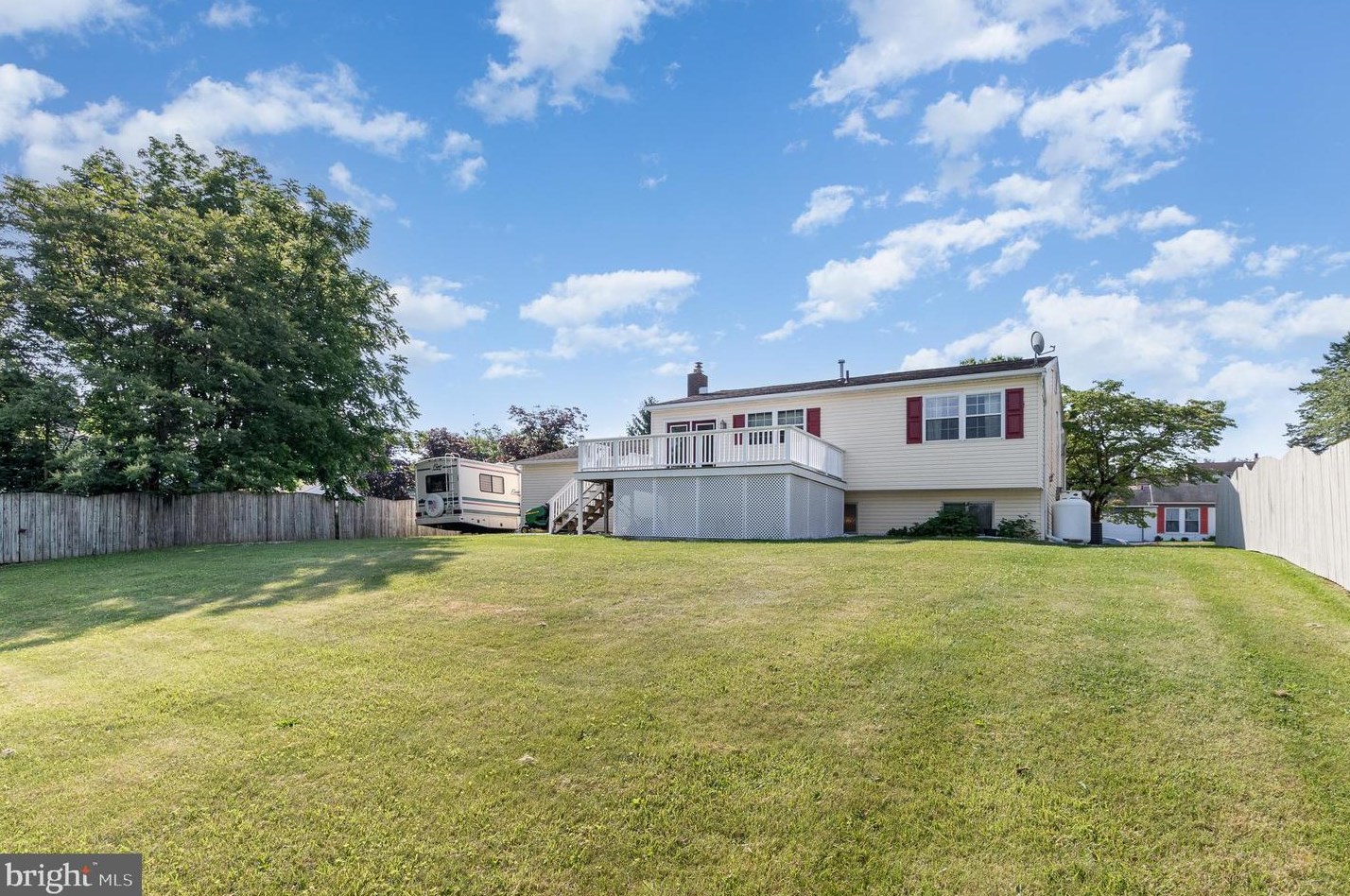 4858 Springtop Dr, Harrisburg PA  17111-3609 exterior