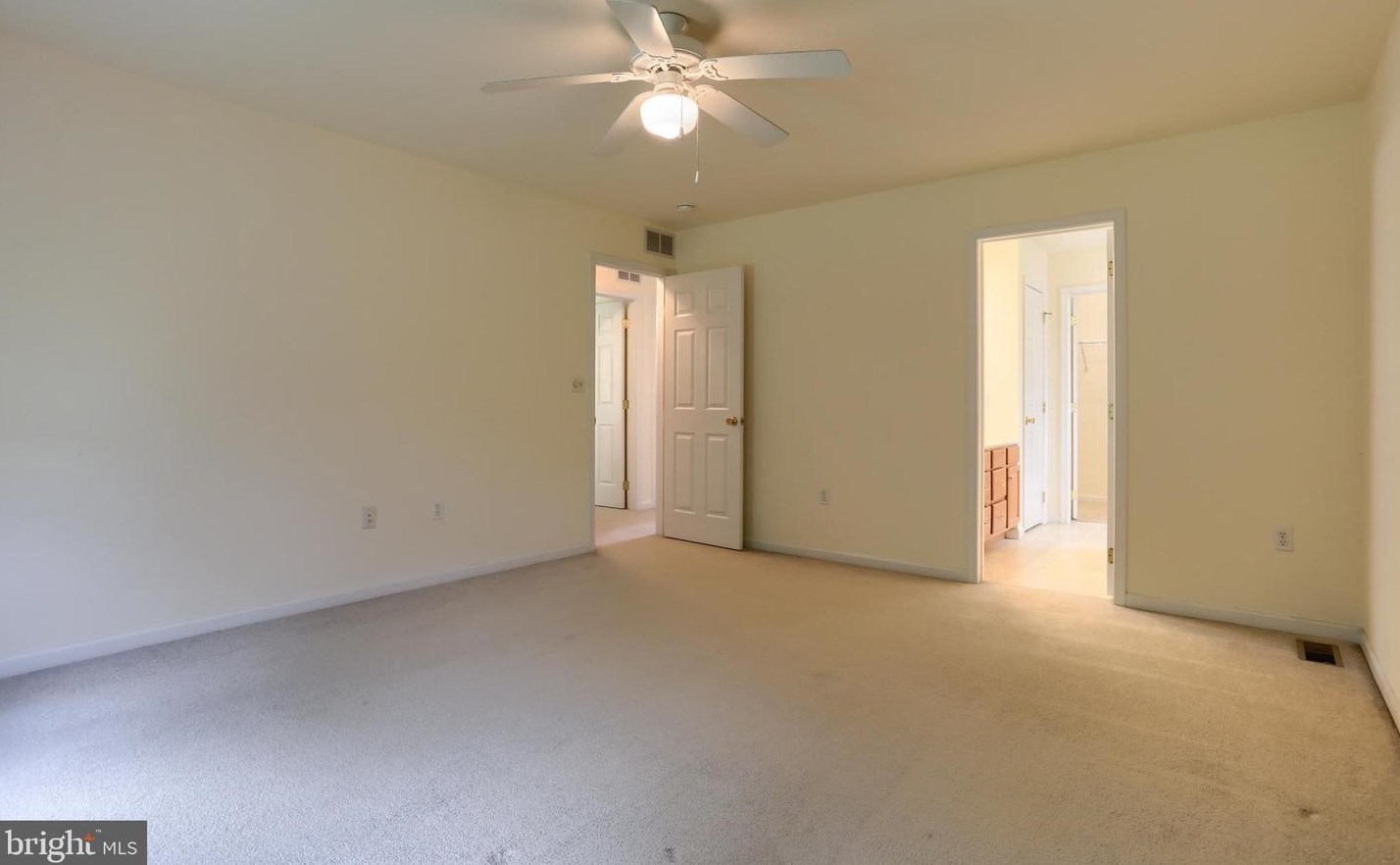 486 Princeton Rd, Harrisburg PA  17111-3561 exterior