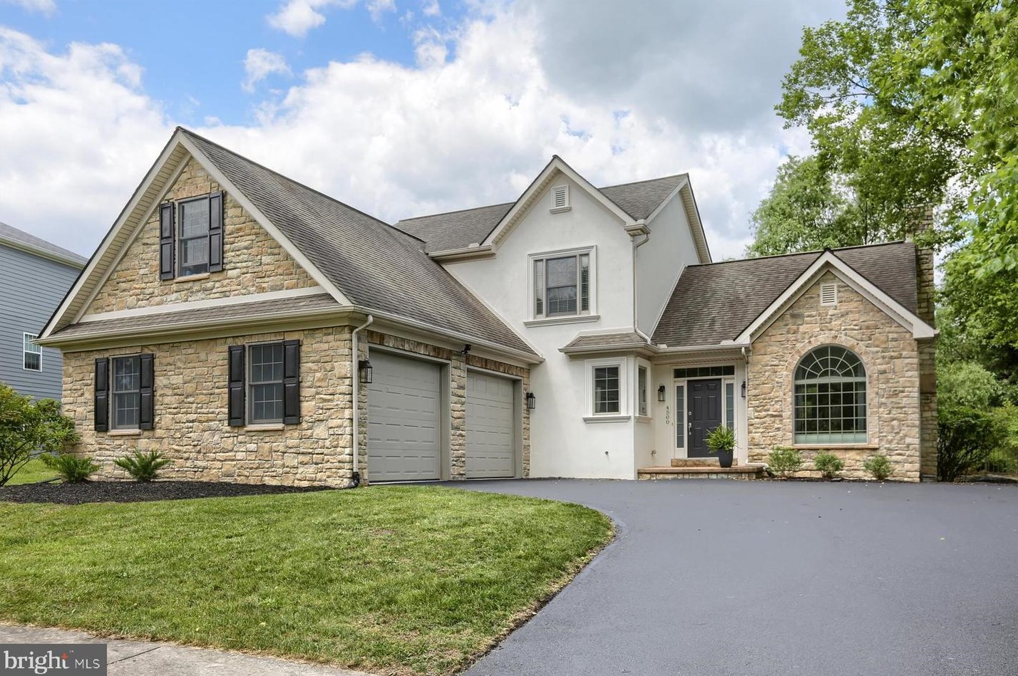 4500 Egret Dr, Harrisburg, PA 17112