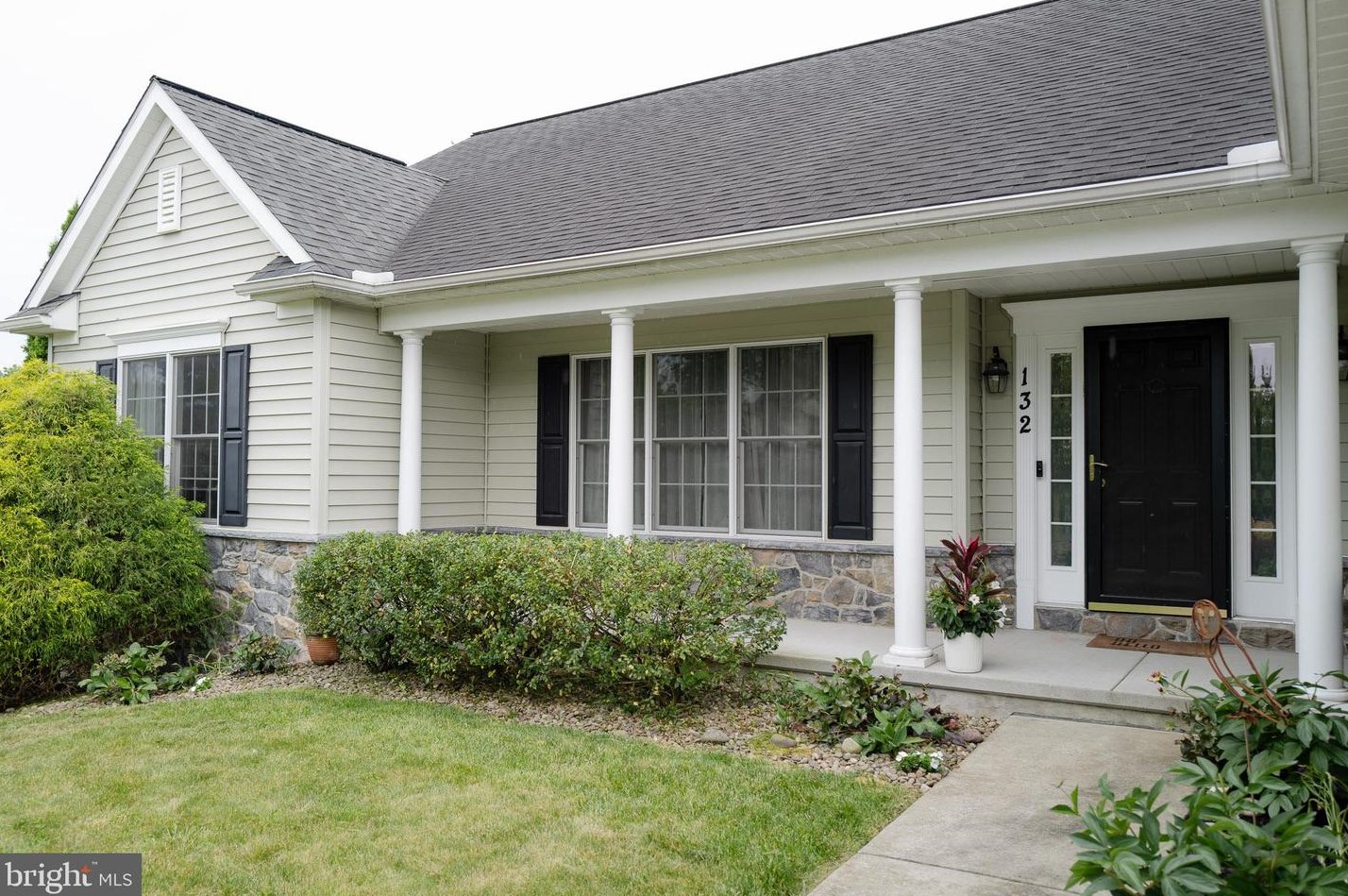 132 Whippoorwill Ln, Hummelstown, PA 17036