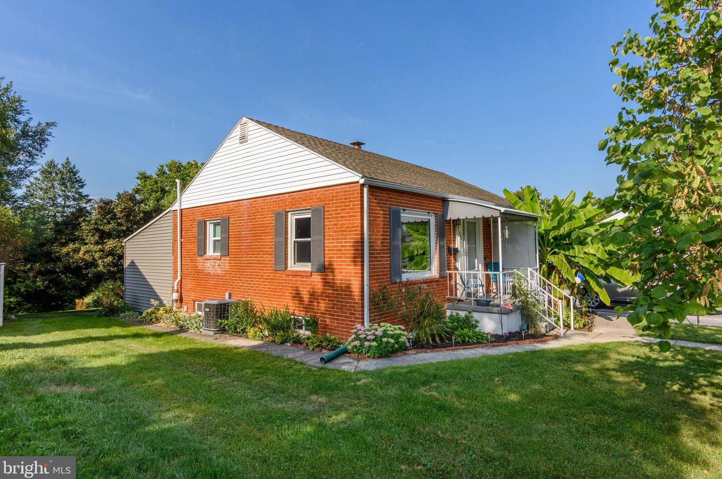6310 Somerset St, Harrisburg, PA 17111
