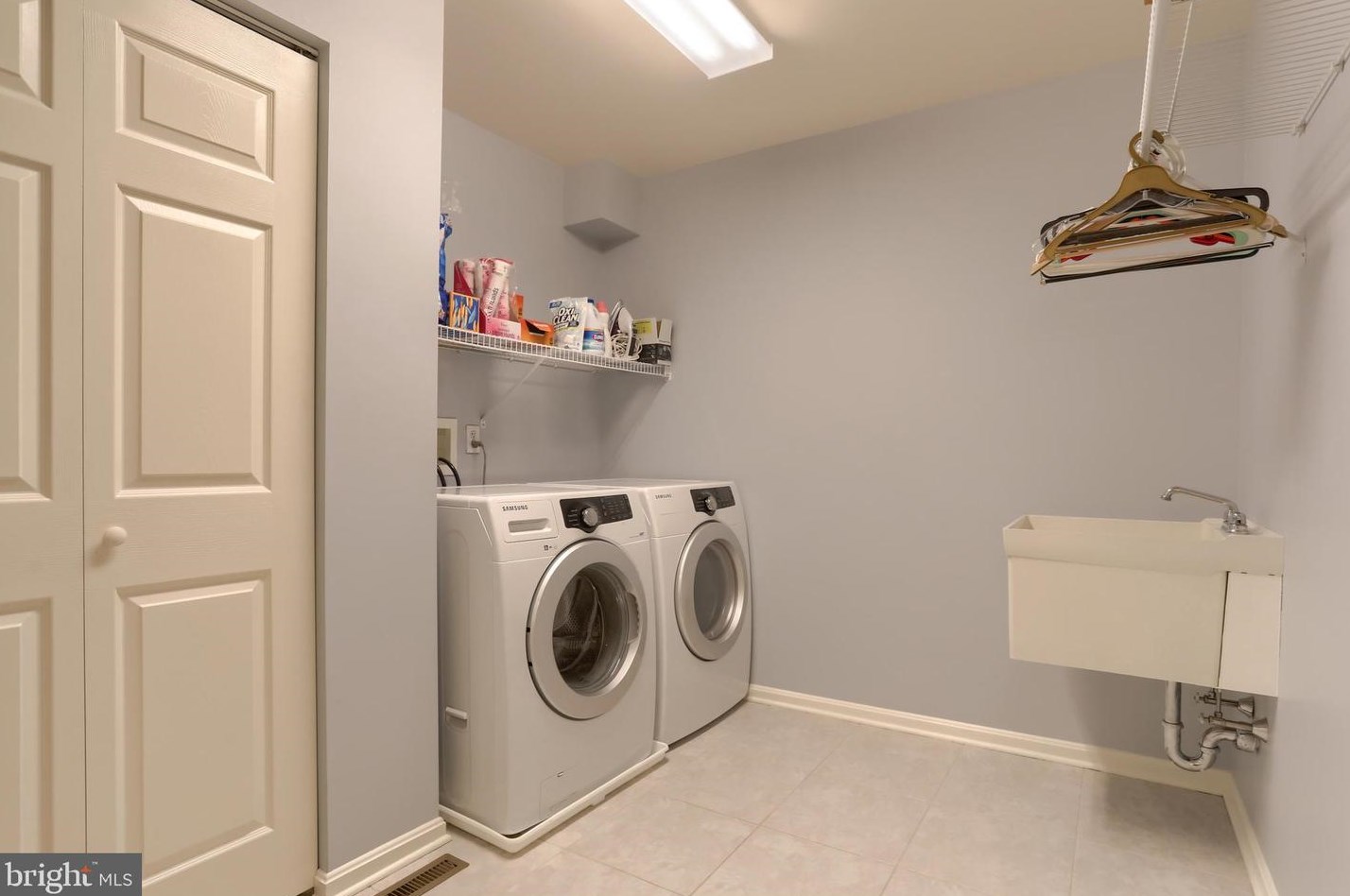 1908 Limestone Dr, Hummelstown PA 17036-7020 exterior