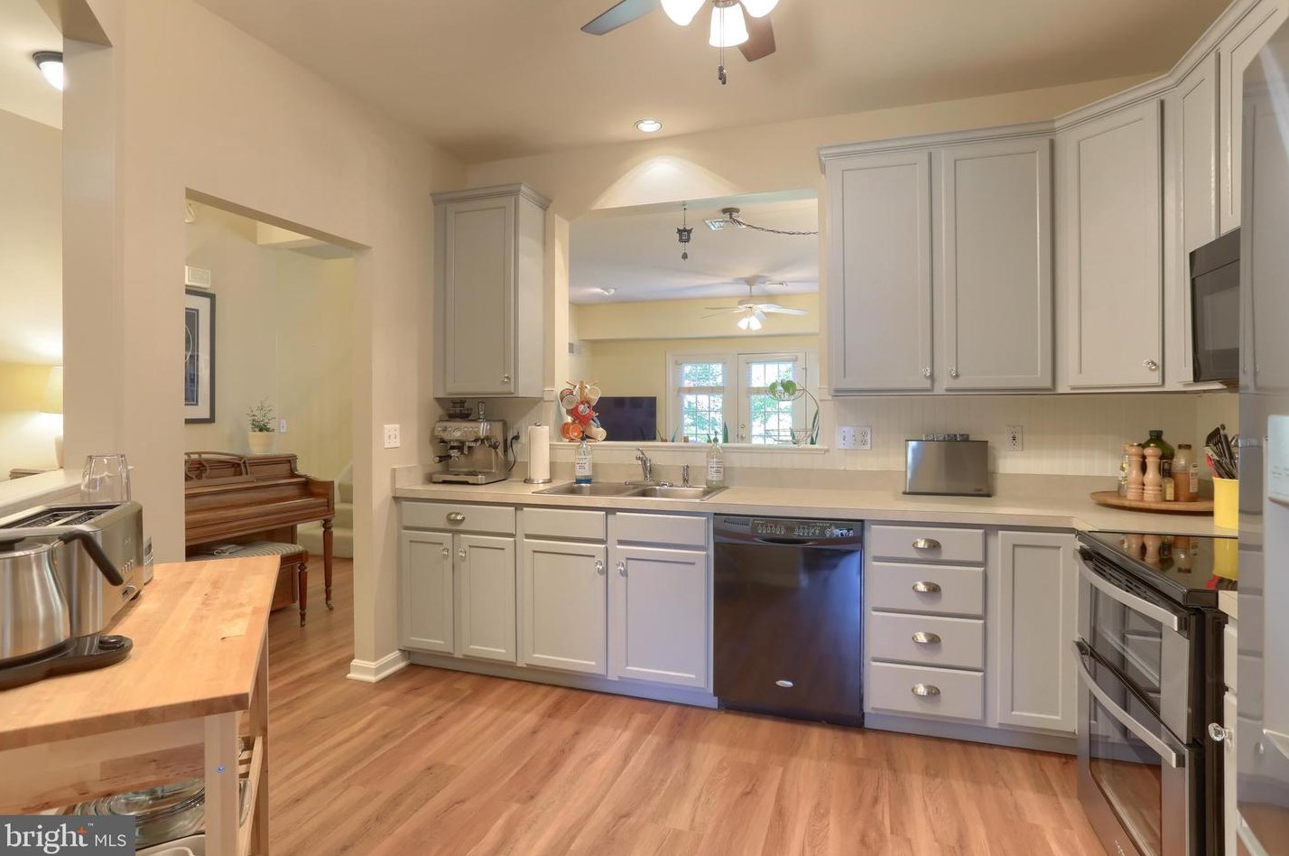 1908 Limestone Dr, Hummelstown PA 17036-7020 exterior