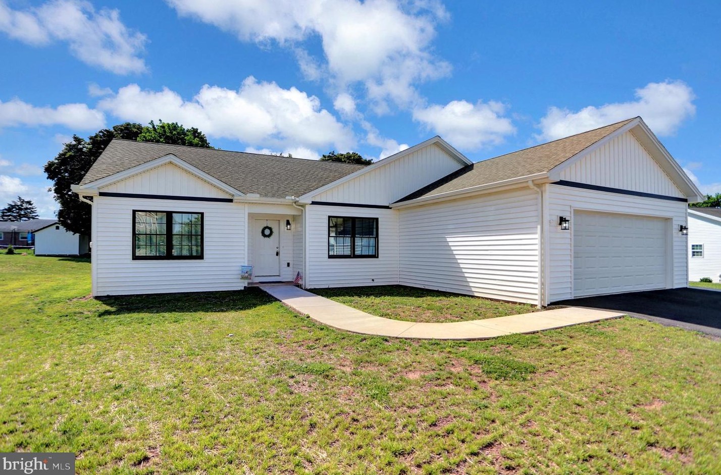 9 Birch Ave, Powells Vly, PA 17032