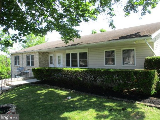 1119 Grove Rd, Harrisburg, PA 17111