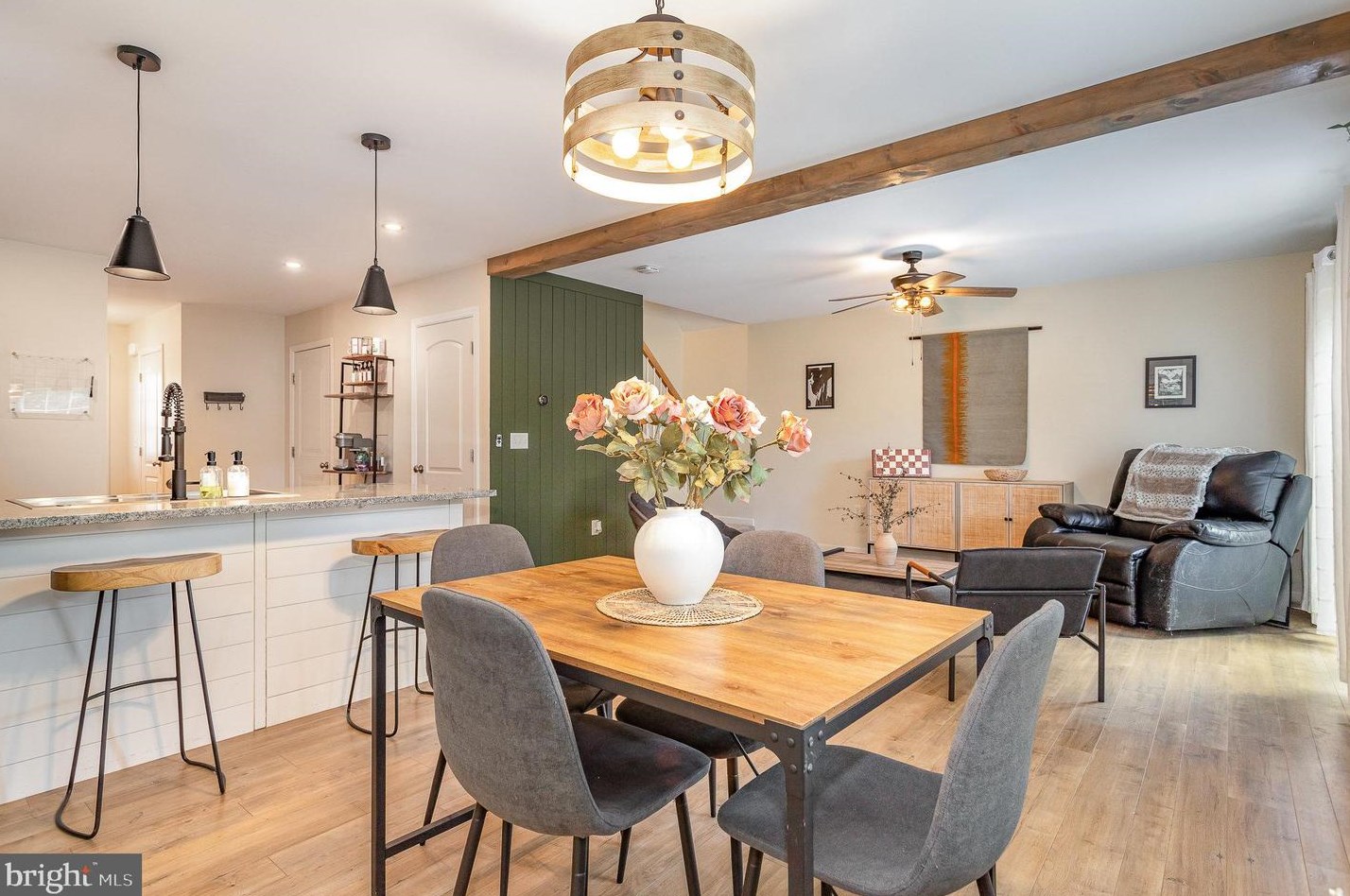 664 Winding Ln, Harrisburg PA  17111-2338 exterior