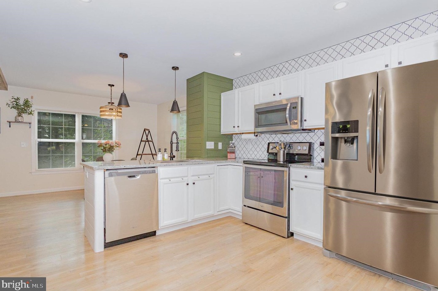 664 Winding Ln, Harrisburg PA  17111-2338 exterior