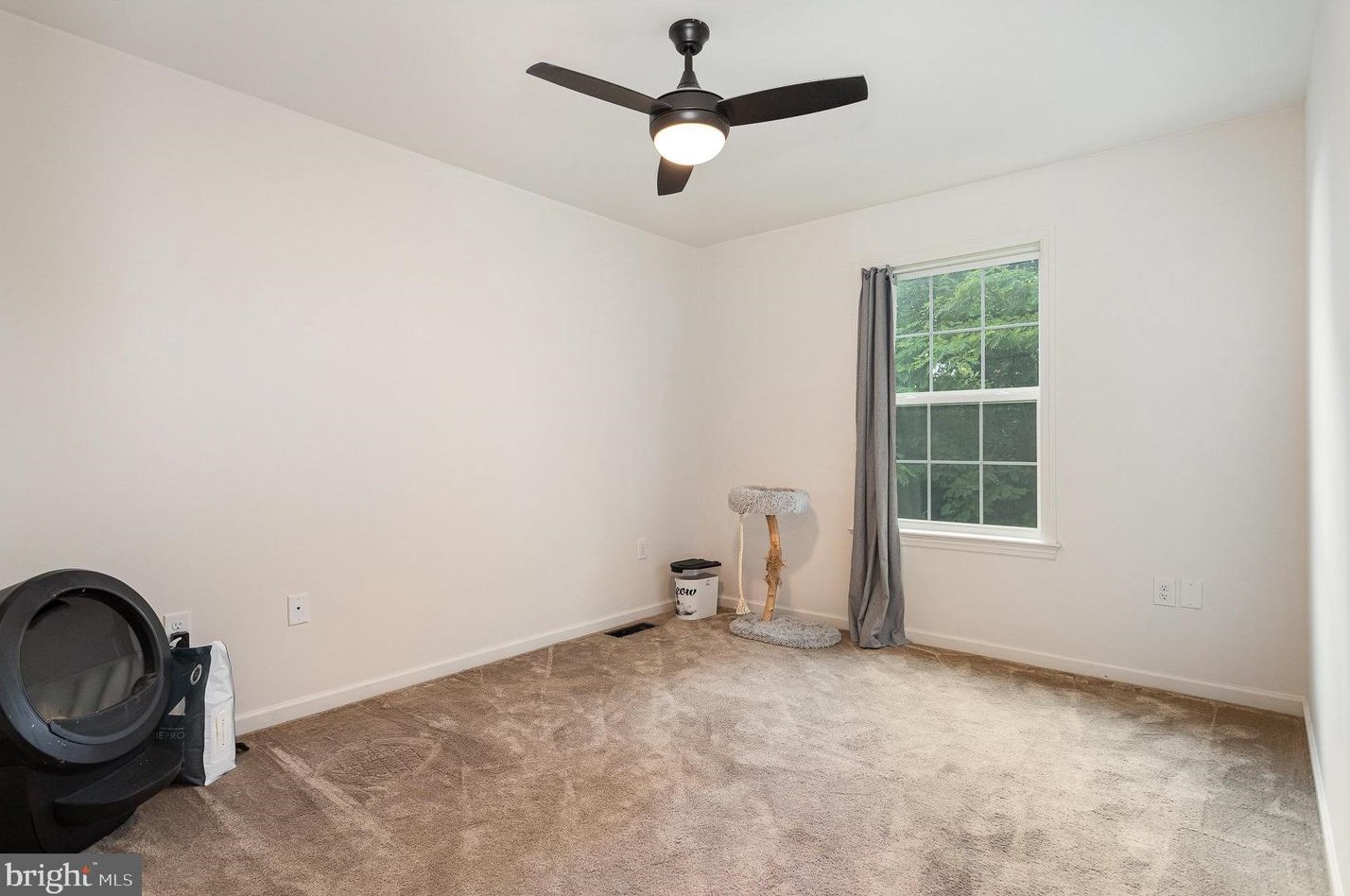 664 Winding Ln, Harrisburg PA  17111-2338 exterior