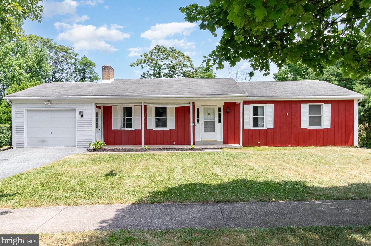 4289 Beaufort Hunt Dr, Harrisburg, PA 17110