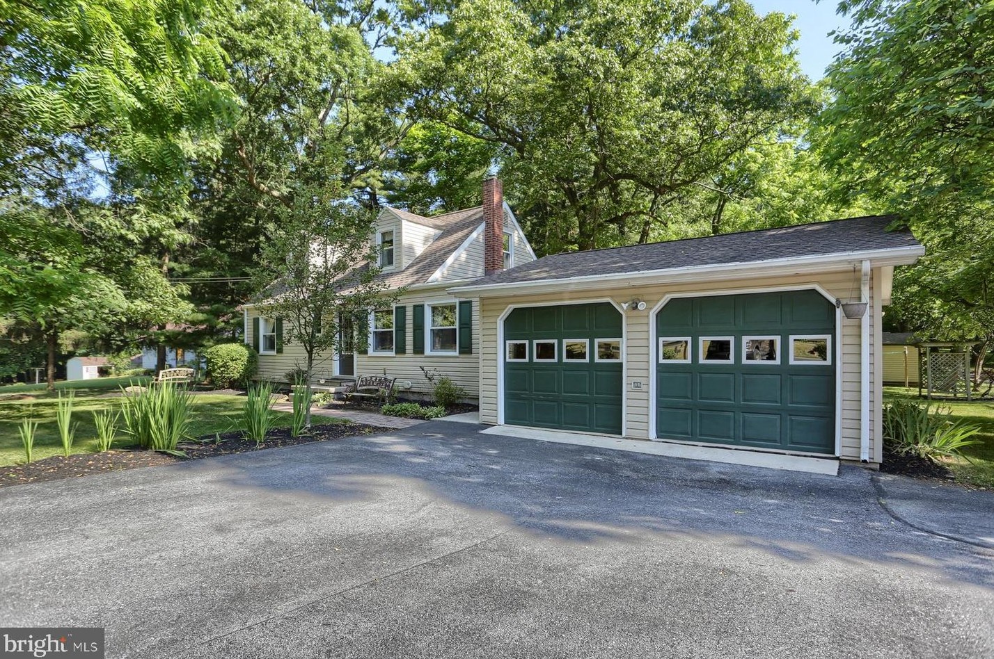 2223 Schoolhouse Rd, Hbg Inter Airp, PA 17057