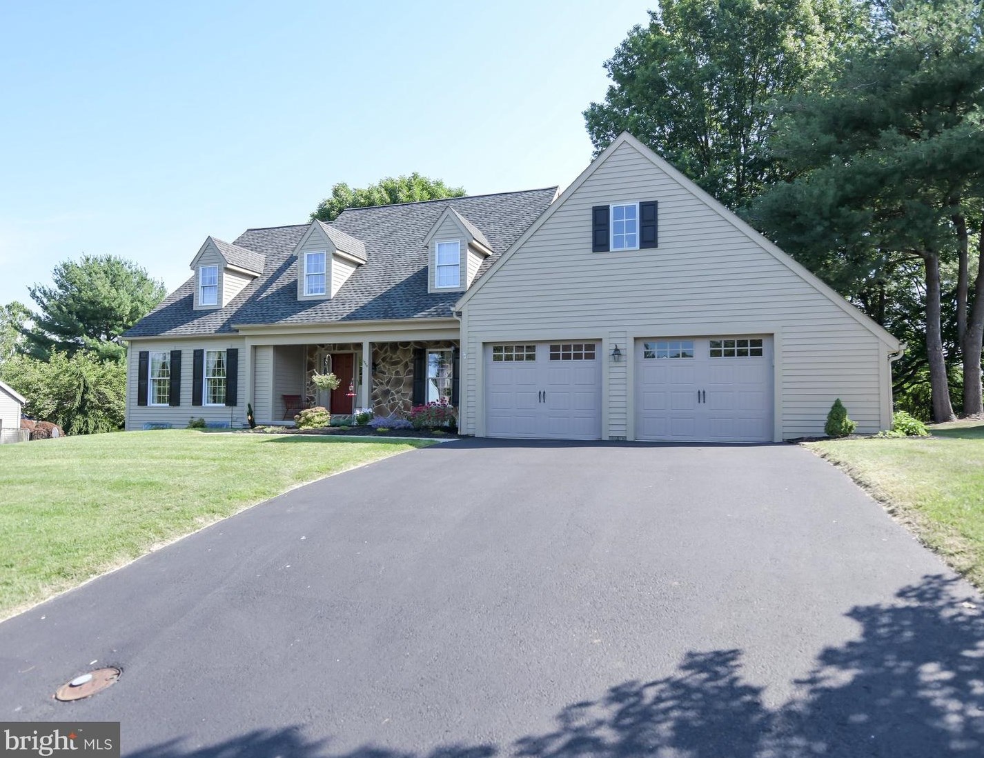 1040 Stonegate Rd, Hummelstown, PA 17036