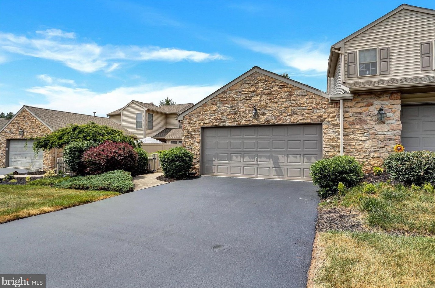 588 Farmhouse Ln, Hummelstown, PA 17036