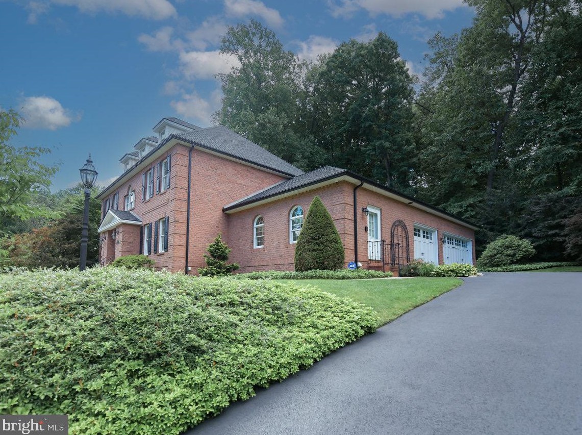 877 Appenzell Dr, Hummelstown, PA 17036