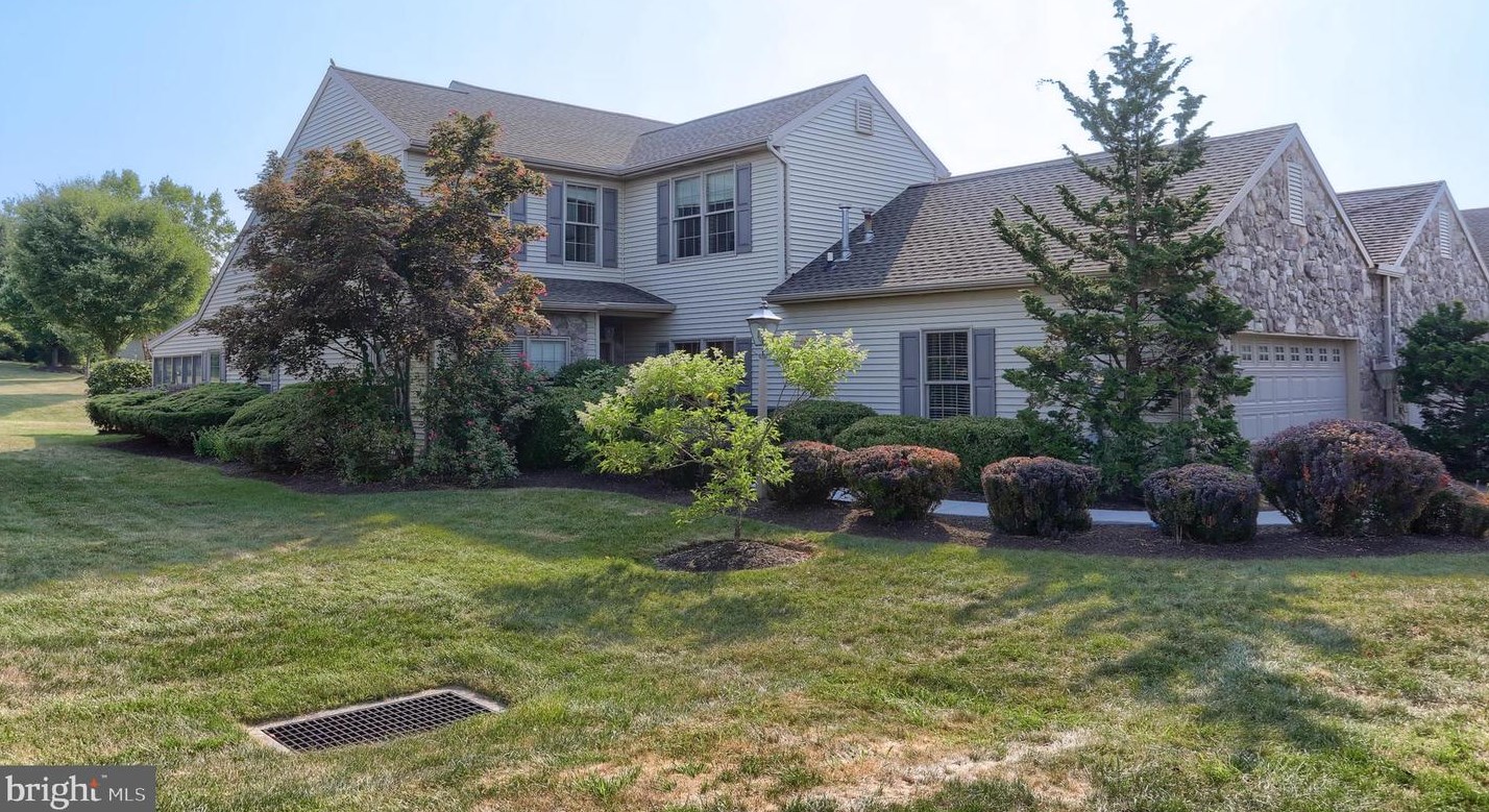 2416 Zell Ct, Hummelstown, PA 17036