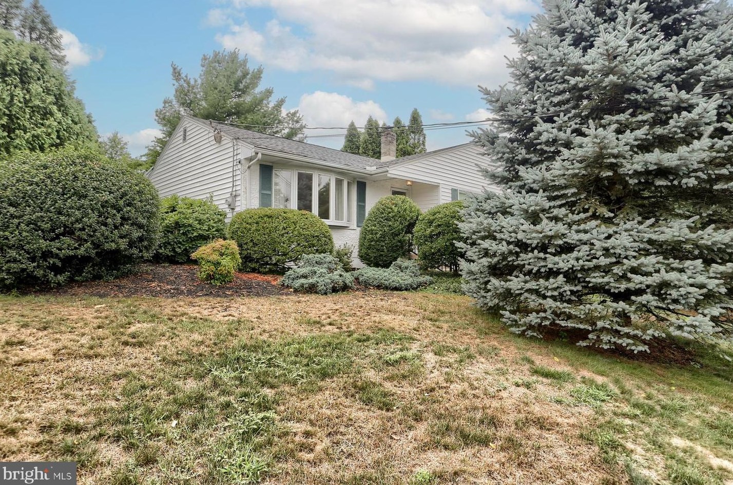 5623 Akron Dr, Harrisburg, PA 17109