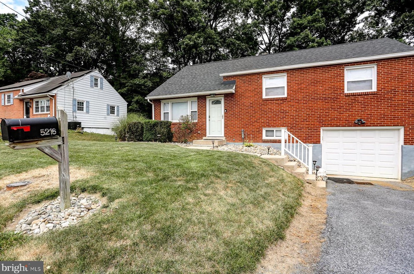 5216 Creekwood Dr, Harrisburg, PA 17109