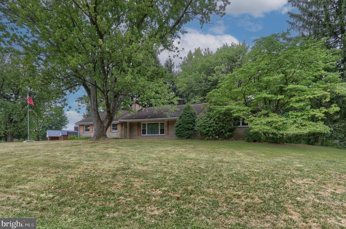 1604 Crestmont Dr, Harrisburg, PA 17112
