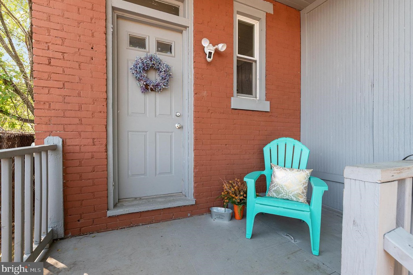 652 Emerald St, Harrisburg PA  17110-2432 exterior