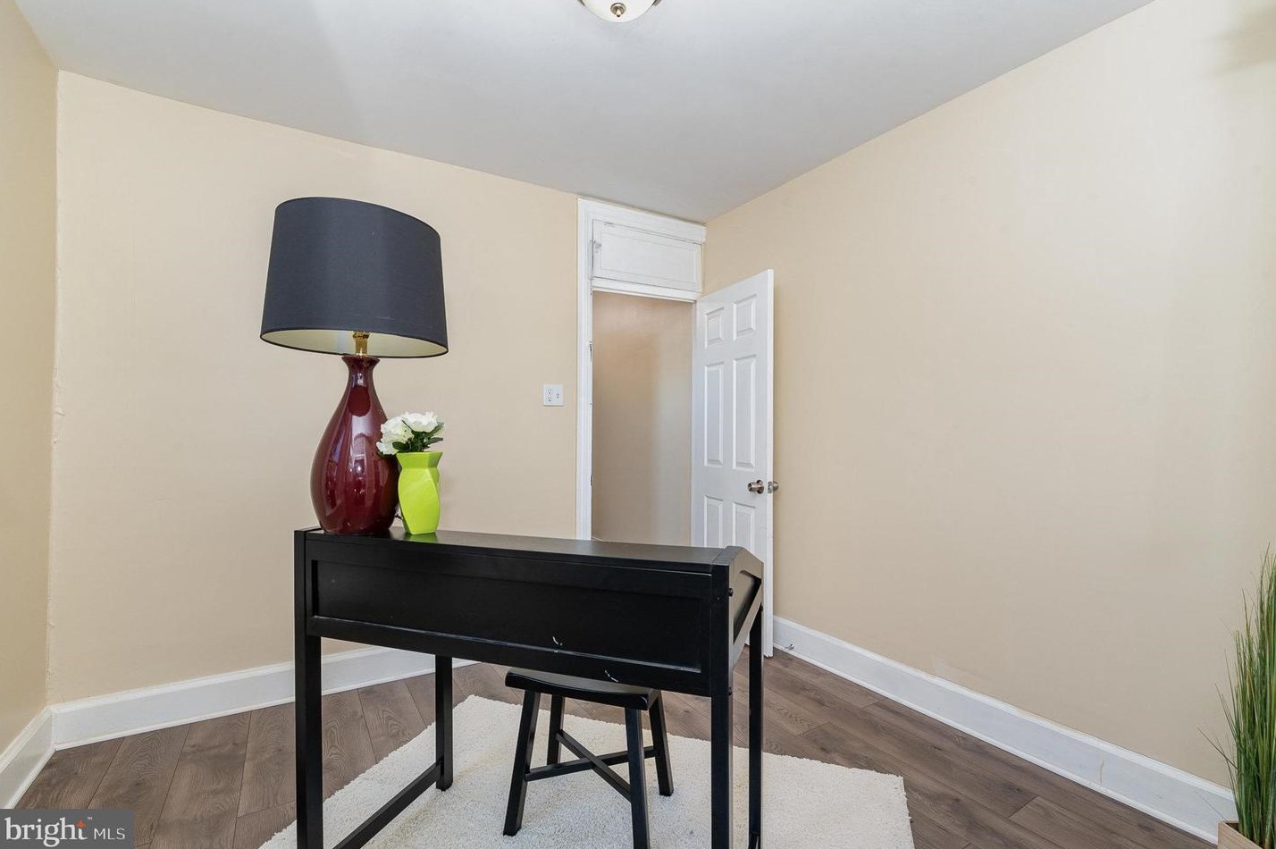 652 Emerald St, Harrisburg PA  17110-2432 exterior