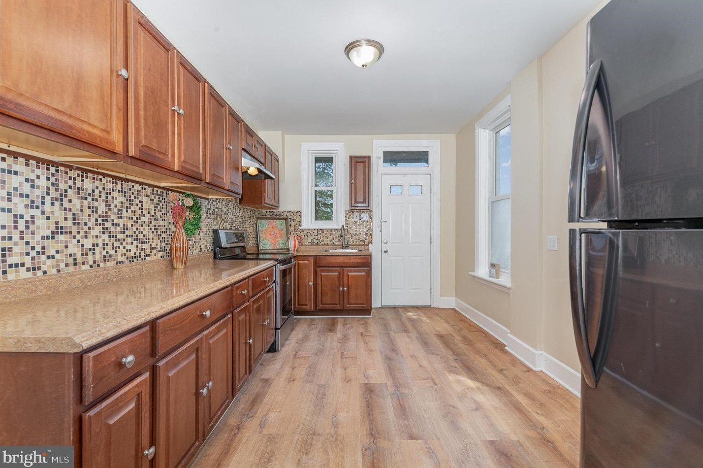 652 Emerald St, Harrisburg PA  17110-2432 exterior