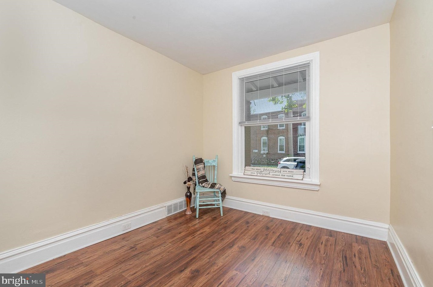652 Emerald St, Harrisburg PA  17110-2432 exterior