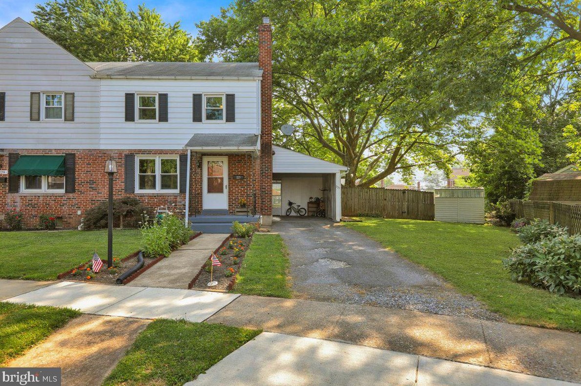 325 Elm Ct, Hbg Inter Airp, PA 17057