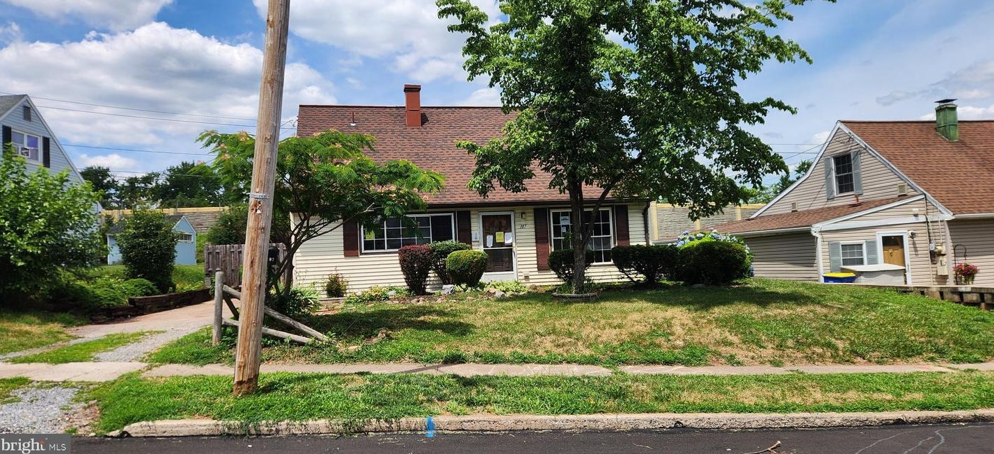 107 Aspen St, Hbg Inter Airp, PA 17057