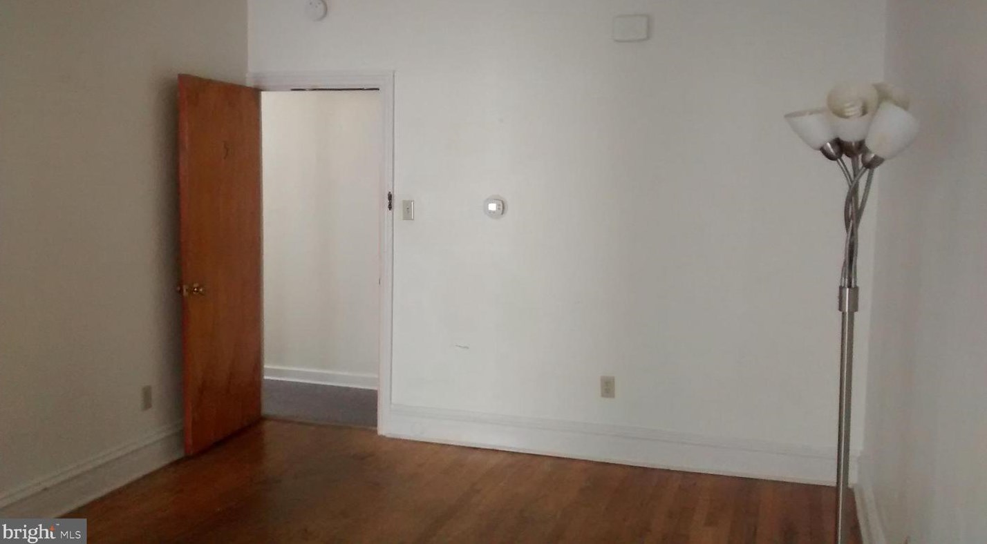 29 W Main St #apt 5, Hummelstown, PA 17036