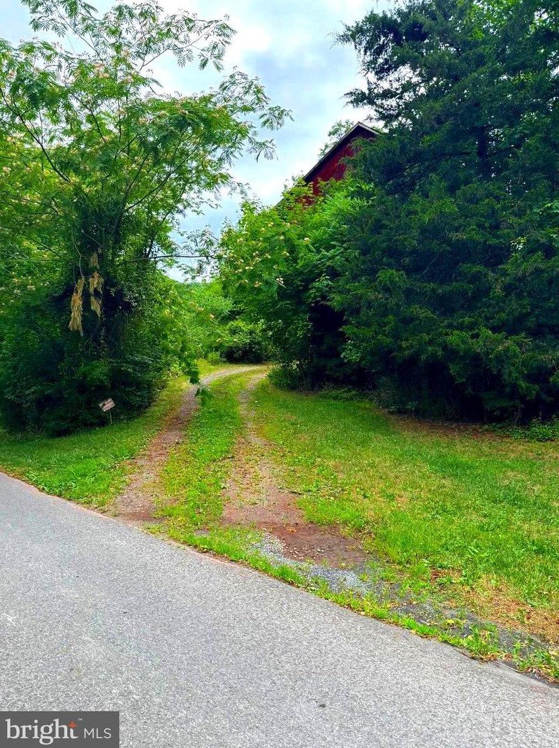 597 Woodside Station Rd, Lenkerville, PA 17061