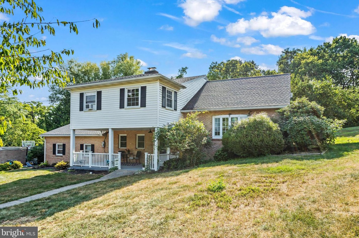 1134 Countryside Dr, Harrisburg, PA 17110