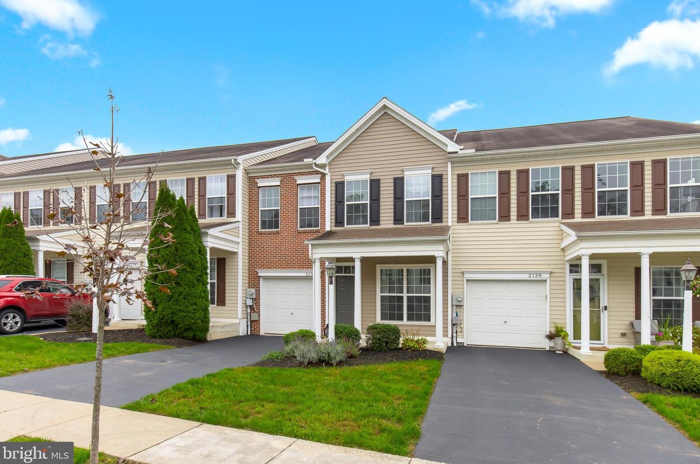 2136 Red Fox Dr, Hummelstown, PA 17036