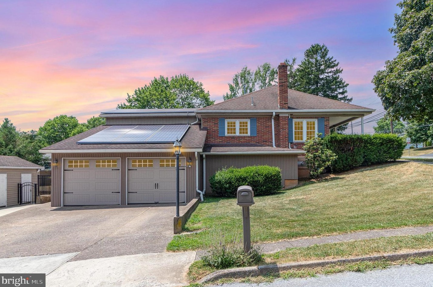 5691 Chambers Hill Rd, Harrisburg, PA 17111
