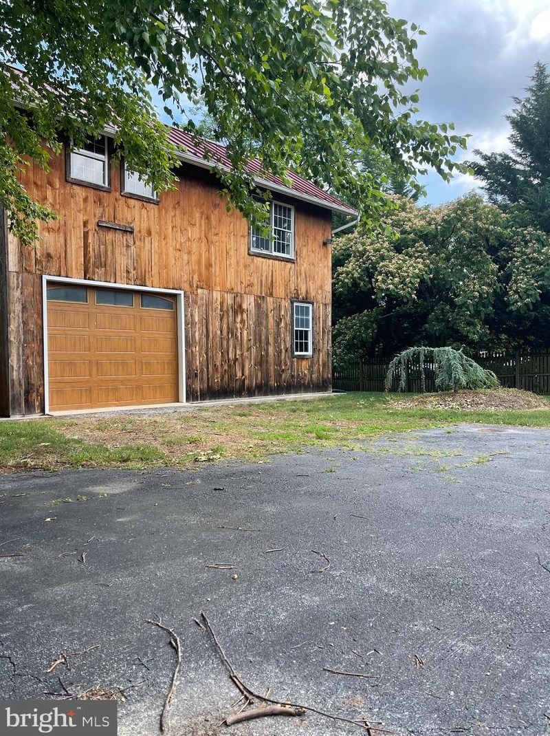 410 W Main St, Hummelstown, PA 17036