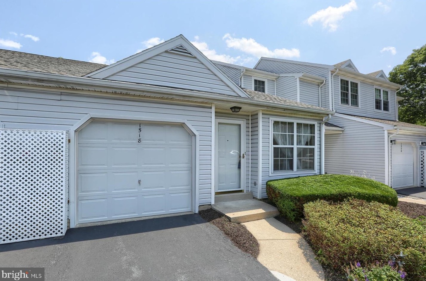 1518 Spring Knoll Ct, Harrisburg, PA 17111