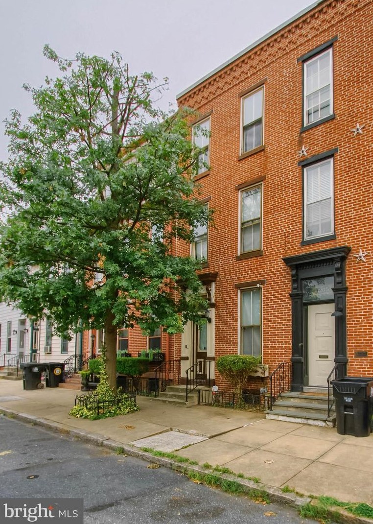 1207 Green St, Harrisburg, PA 17102-2725