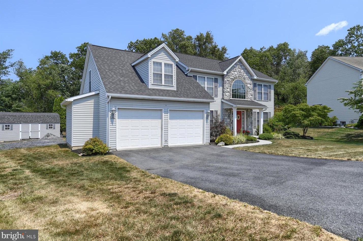 3898 Woodvale Rd, Harrisburg, PA 17109