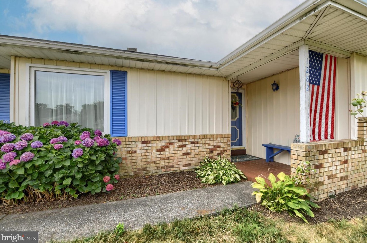 1282 Julianne Dr, Hummelstown, PA 17036