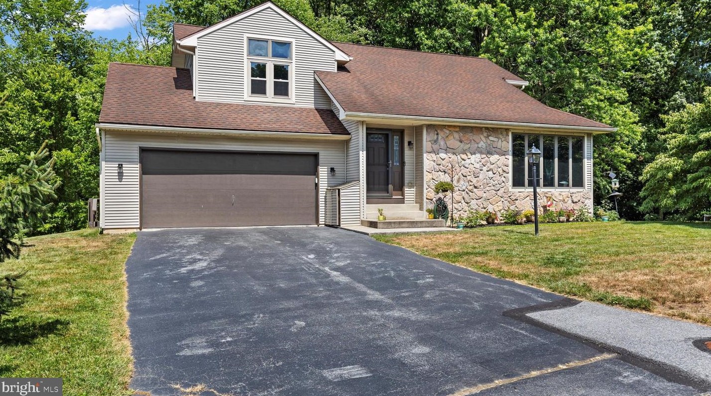6510 Carmen Ct, Harrisburg, PA 17112