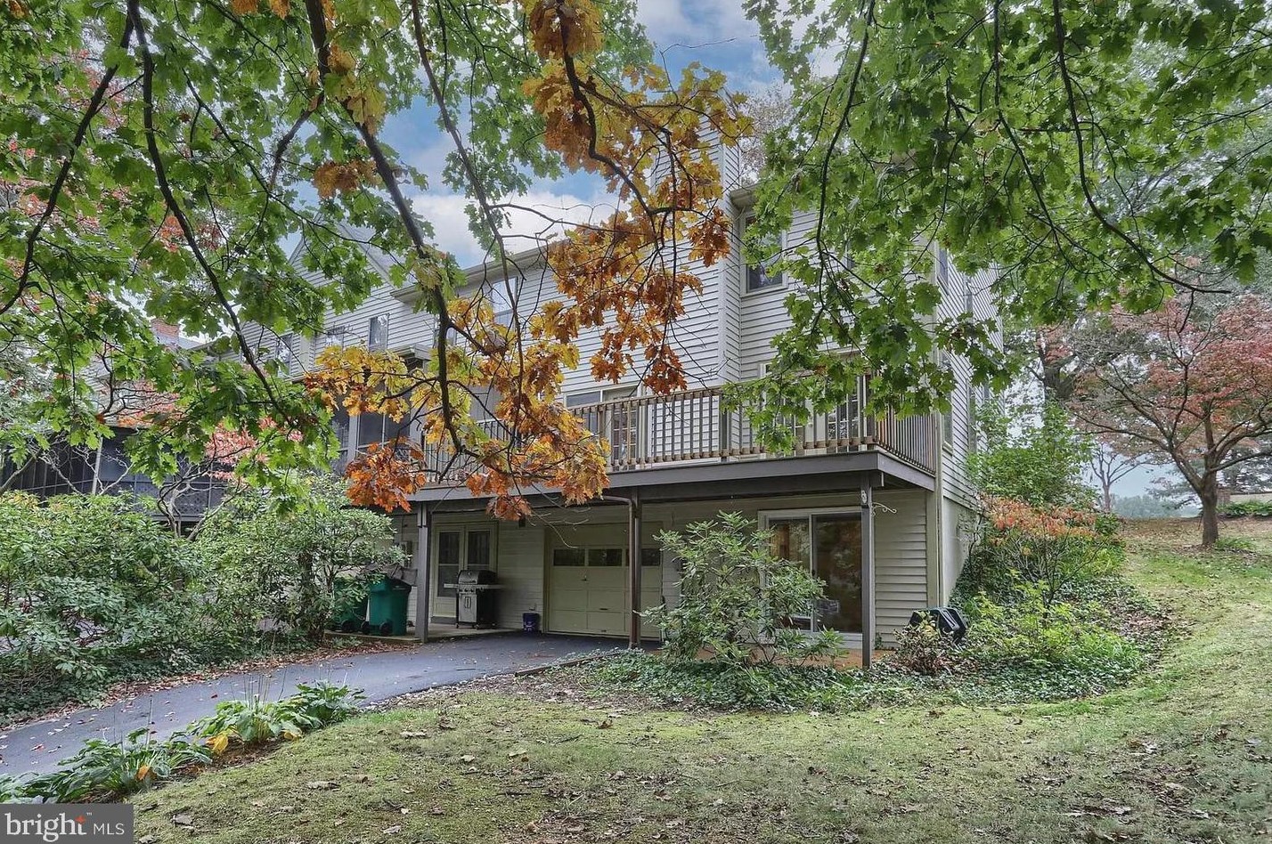 1128 Peggy Dr, Hummelstown, PA 17036
