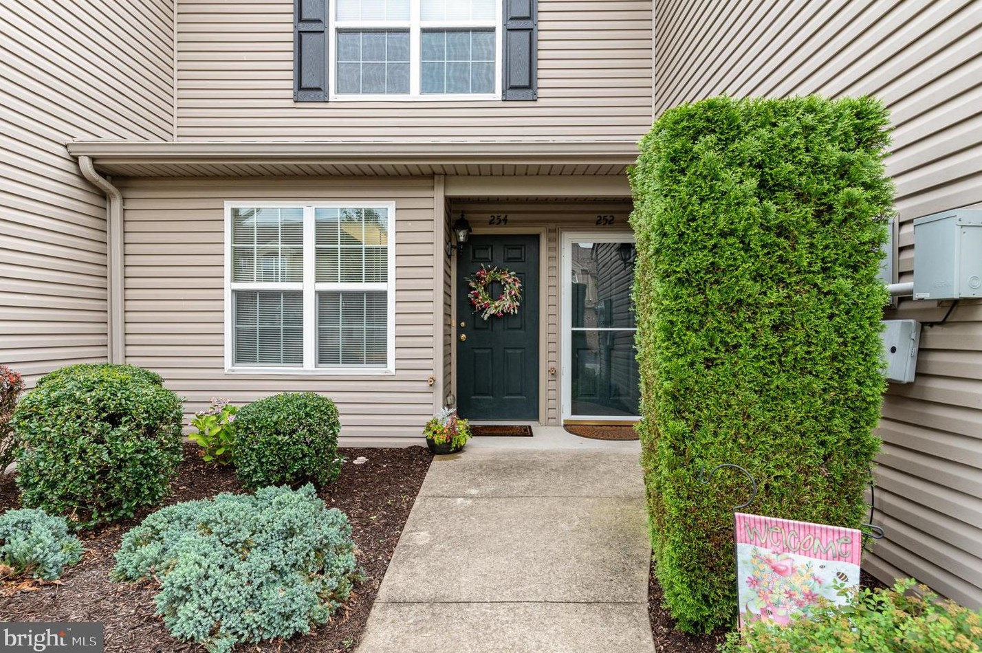 254 Thrush Dr, Hummelstown, PA 17036