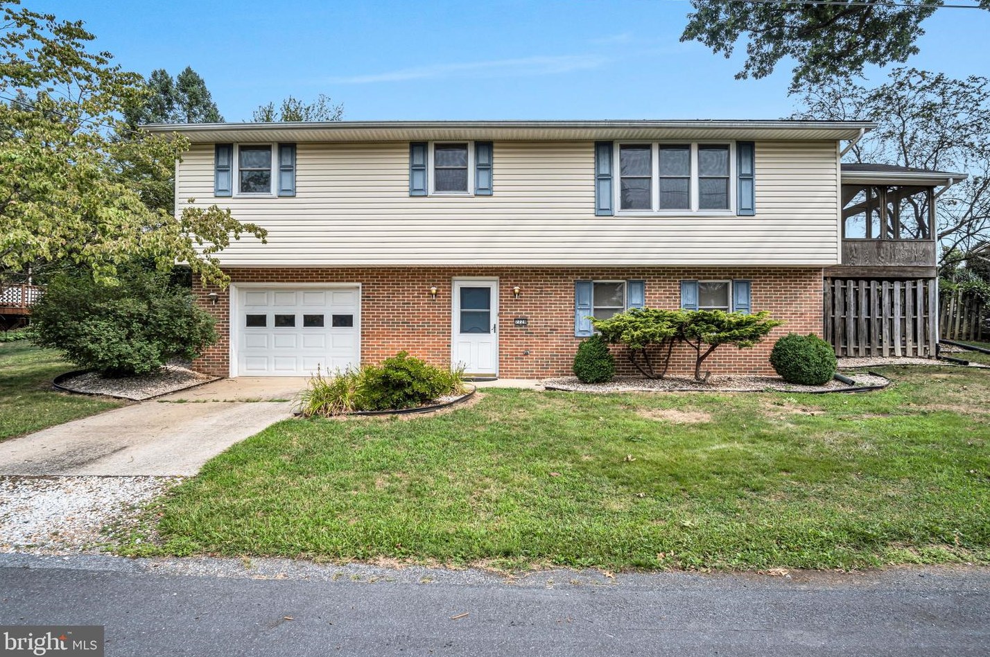 7728 Valleyview Ave, Harrisburg, PA 17112