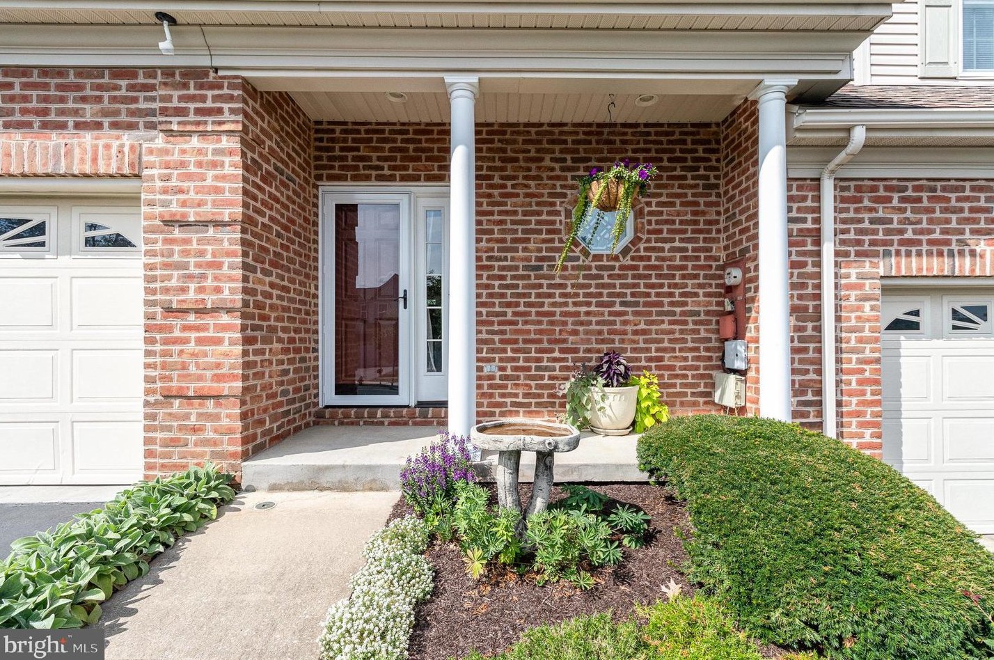 4517 Laurelwood Dr, Harrisburg, PA 17110