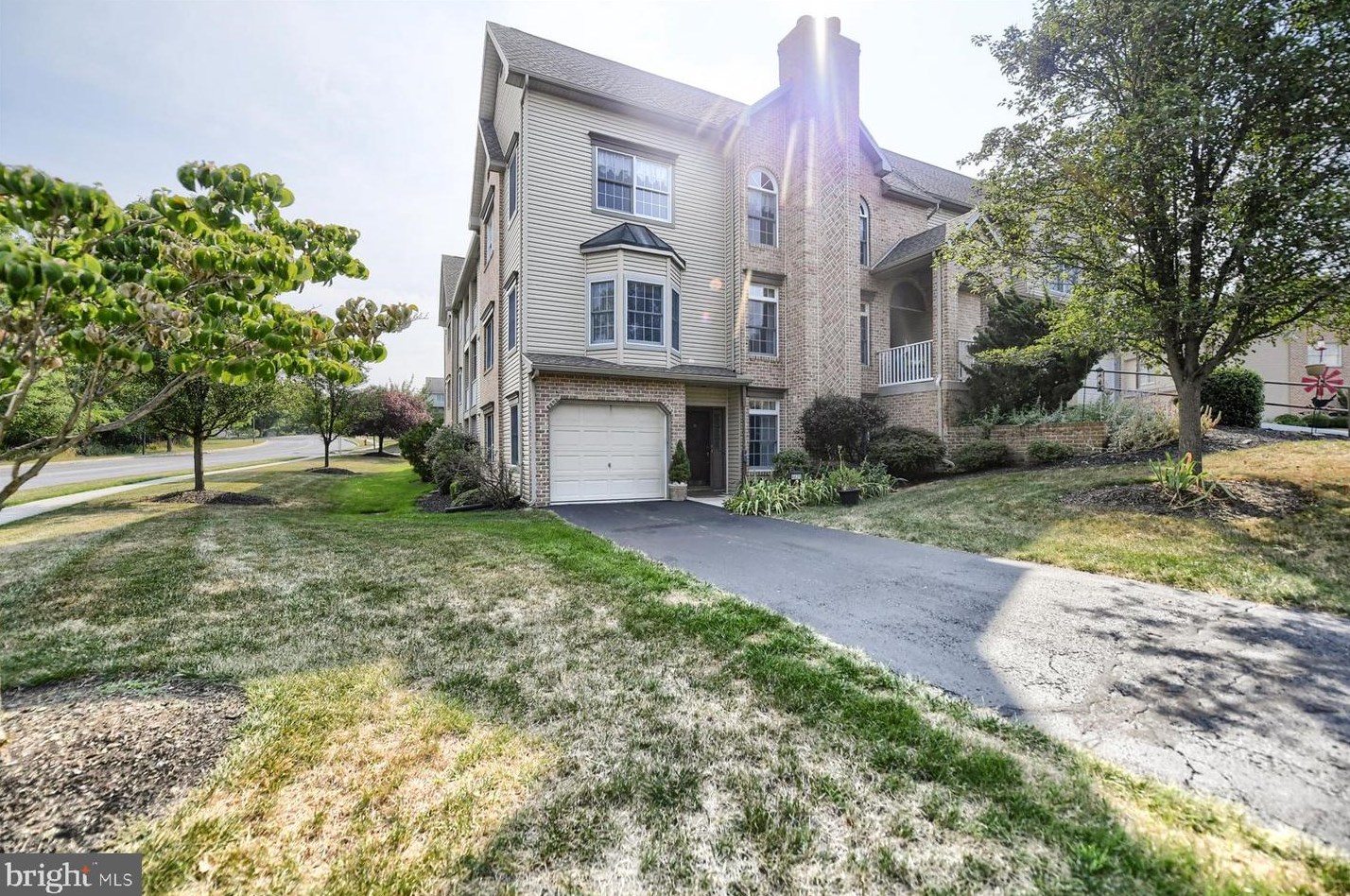 4631 Deer Path Rd, Harrisburg, PA 17110