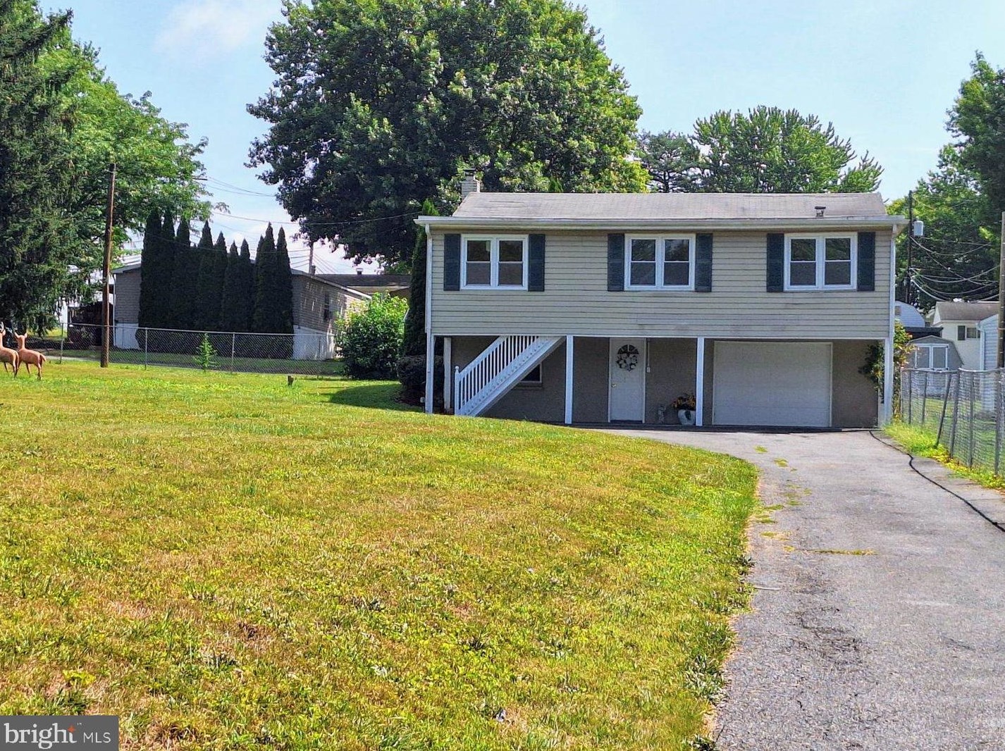 1880 Longview Dr, Hbg Inter Airp, PA 17057