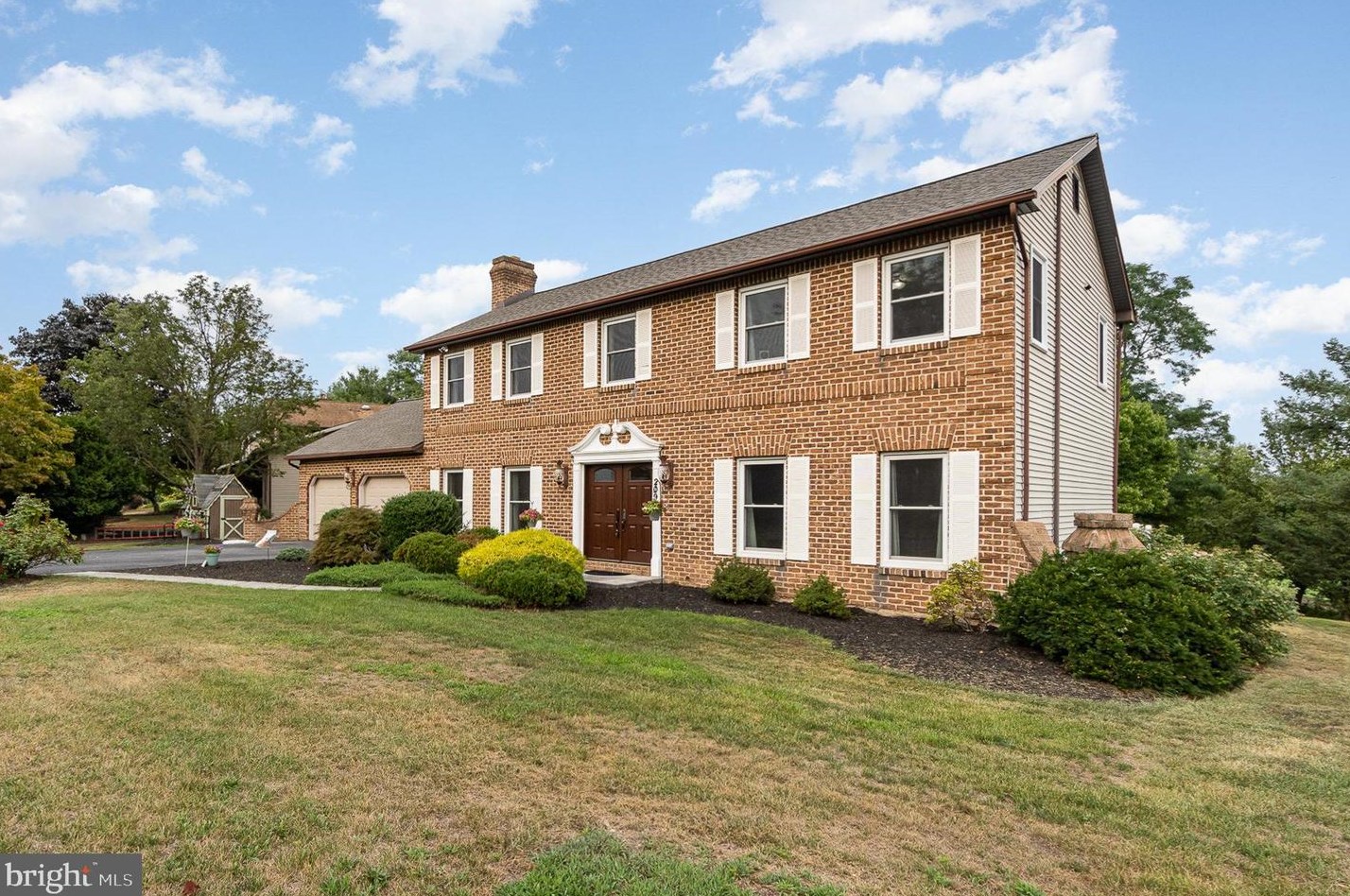 2099 Fairway Ln, Harrisburg, PA 17112