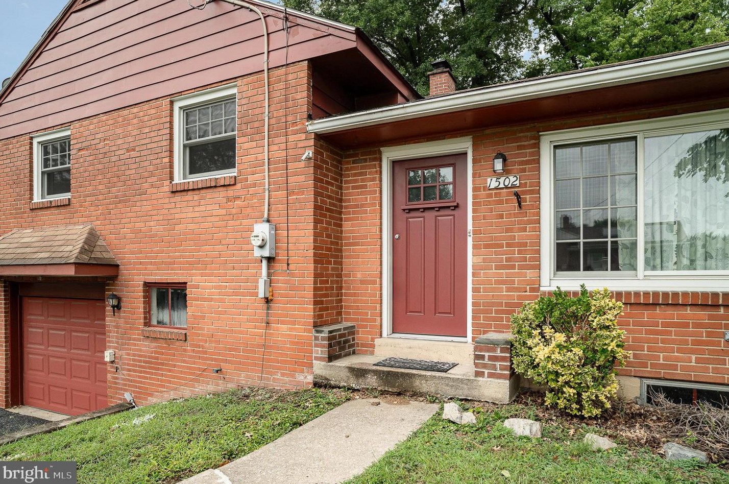 1502 Kay St, Harrisburg PA  17109-5620 exterior