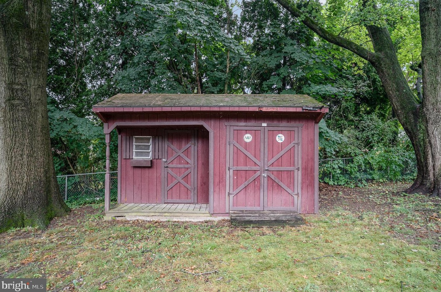 1502 Kay St, Harrisburg PA  17109-5620 exterior