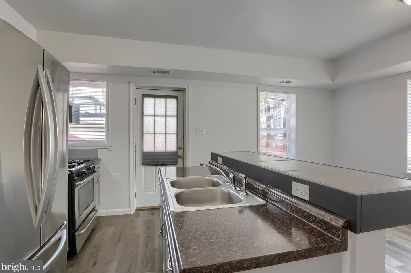 2305 Penn St, Harrisburg PA  17110-1046 exterior