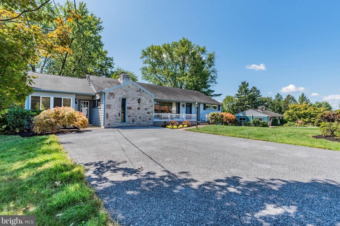 5925 Longview Rd, Harrisburg, PA 17112