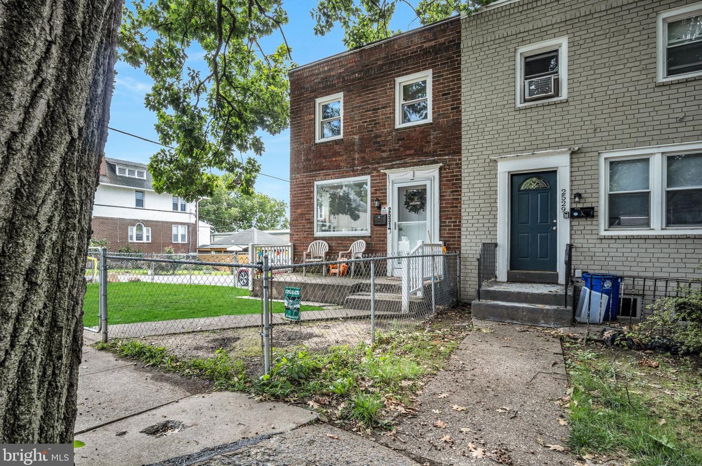 2531 Derry St, Harrisburg, PA 17111-1145